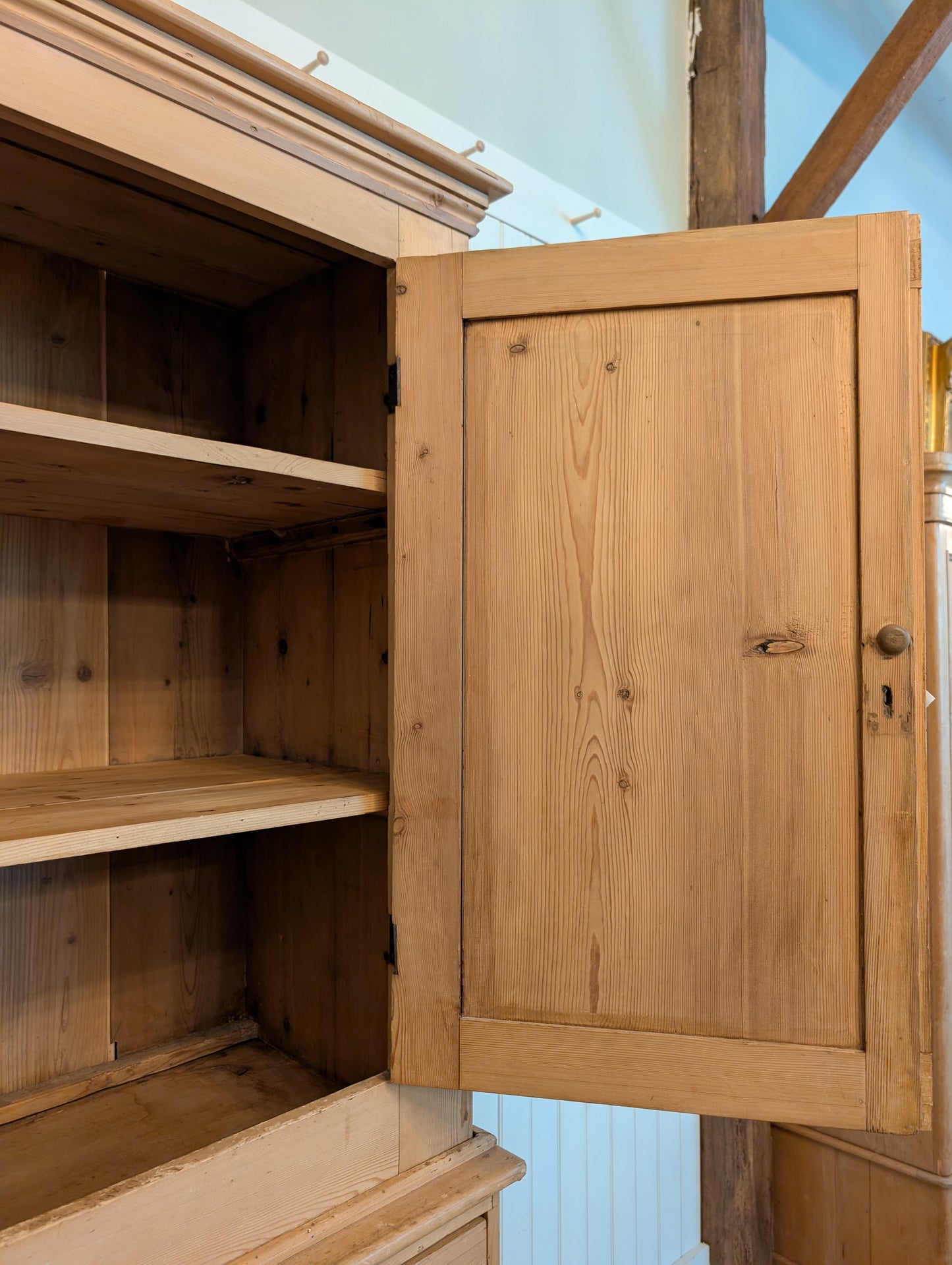 Mellow Pine Linen Press