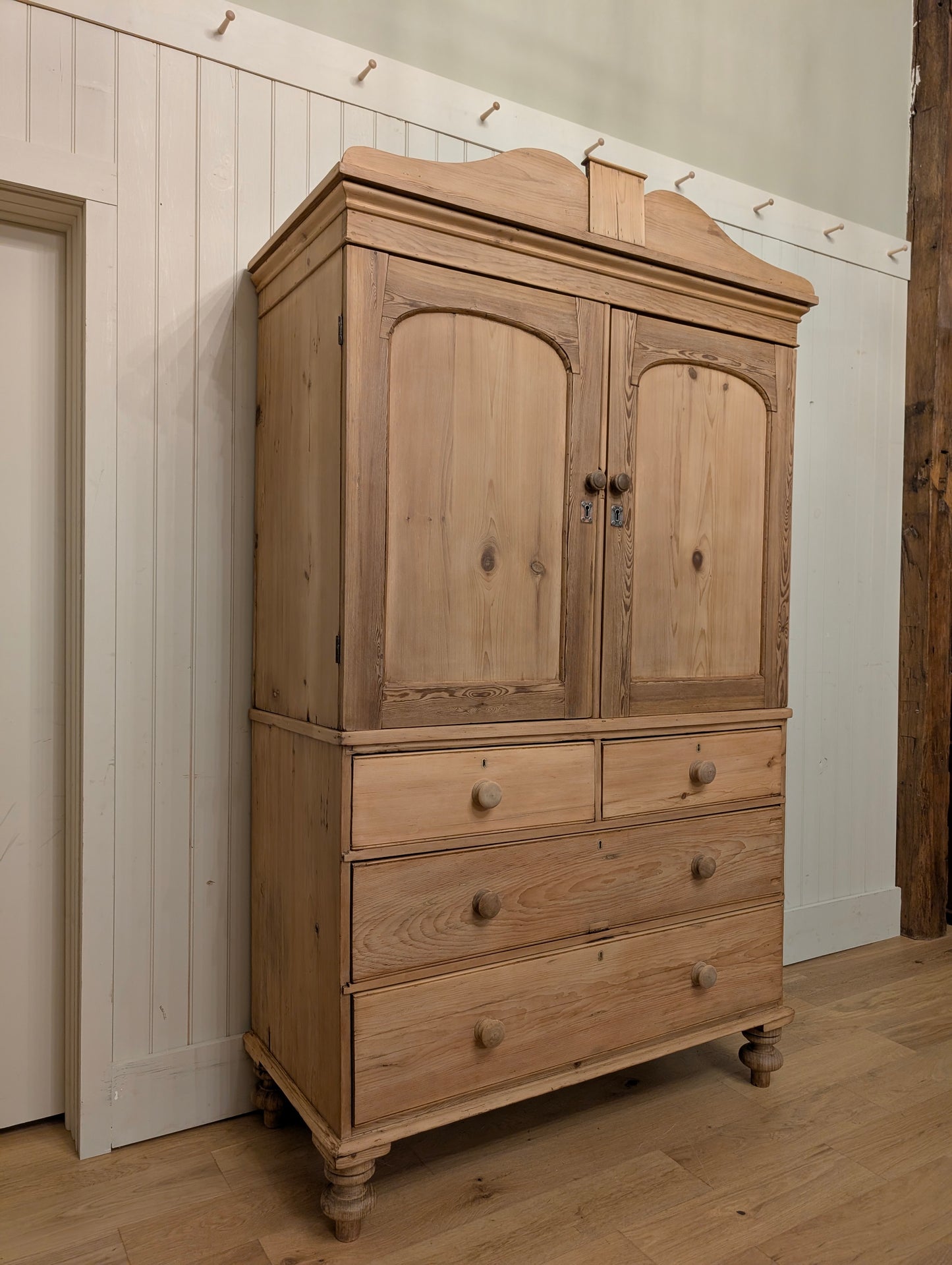 English Pine Linen Press