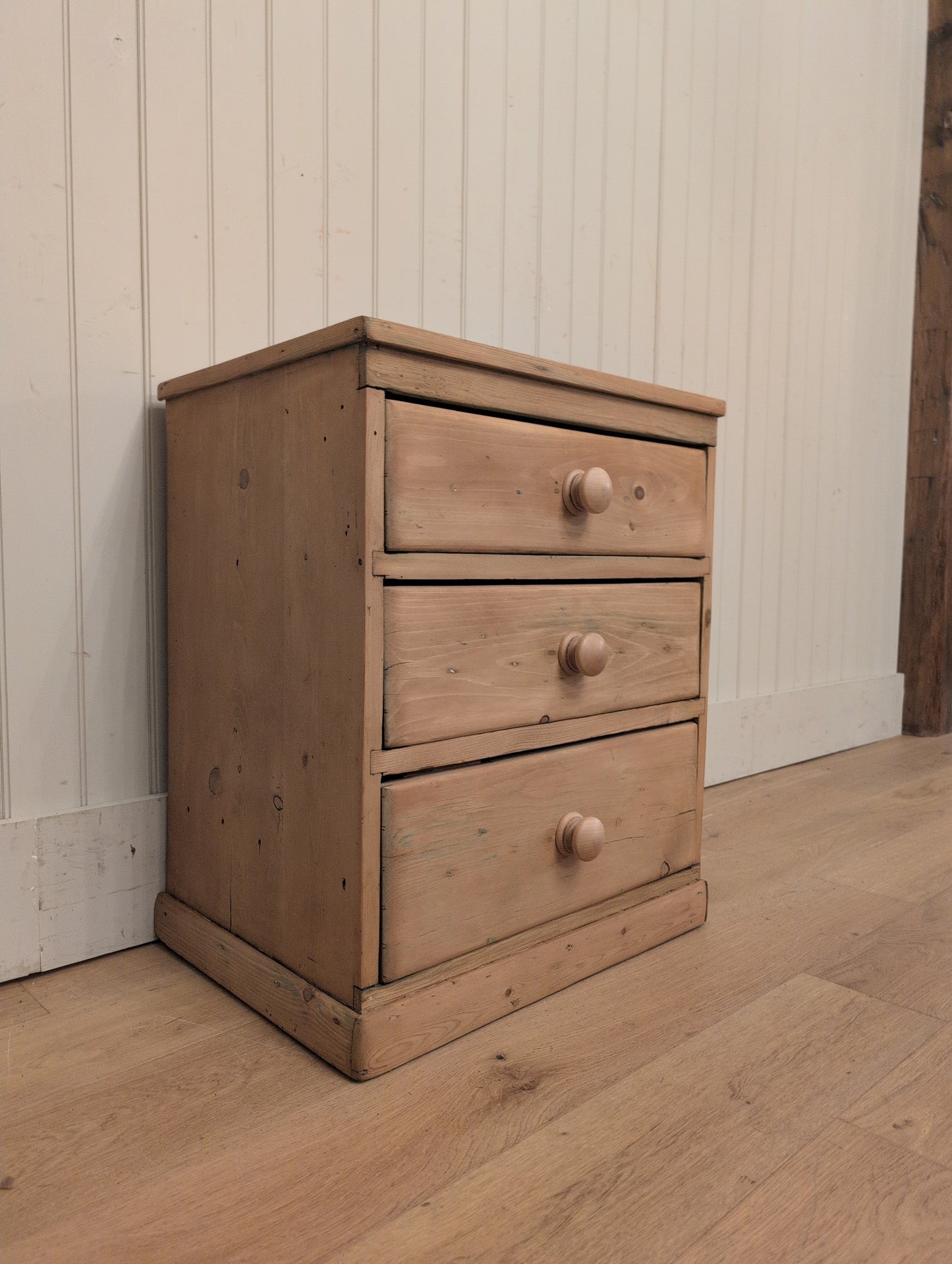 3 Drawer Bedside Cupboard