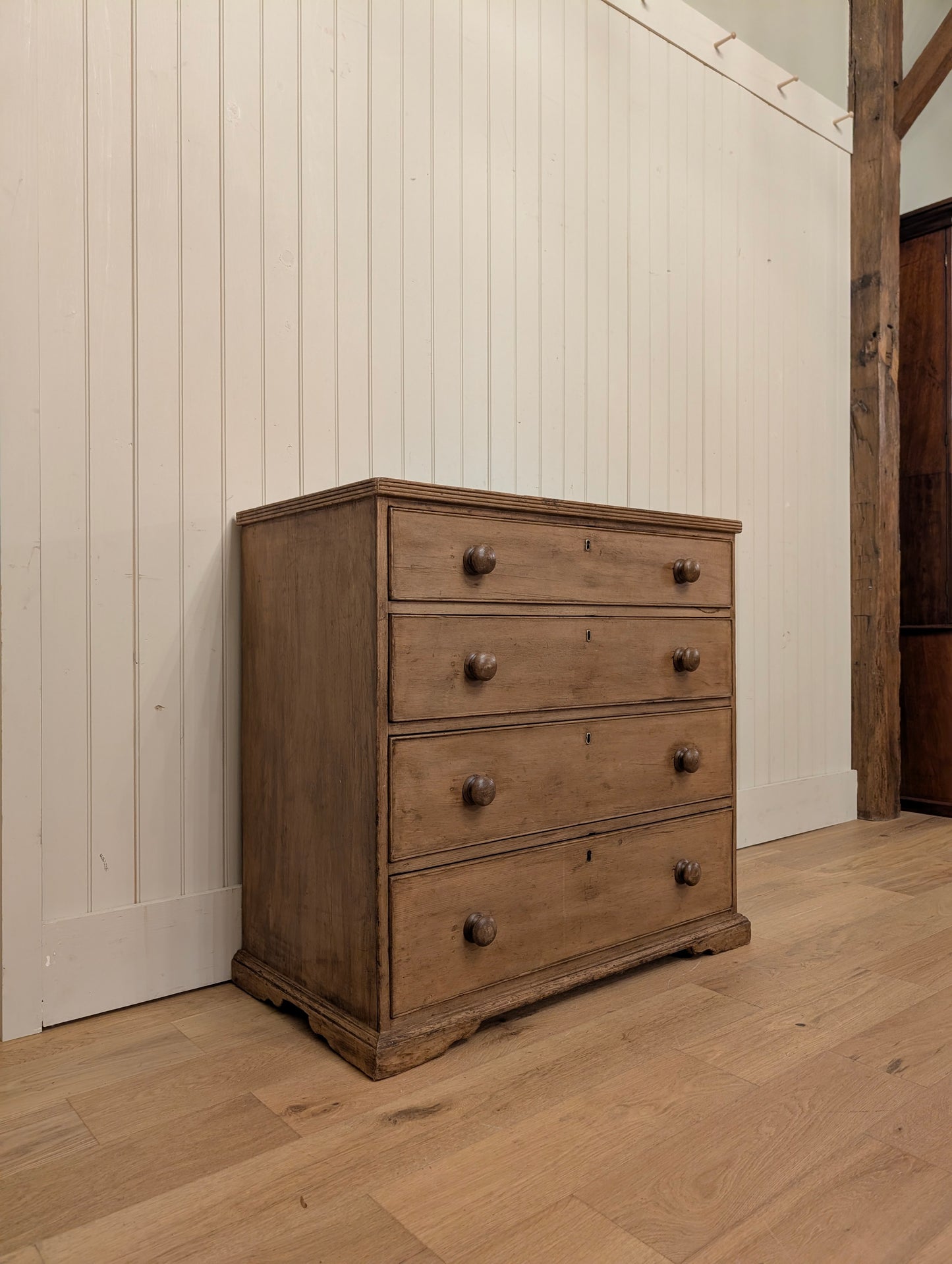 Opulent 4 Drawer Chest