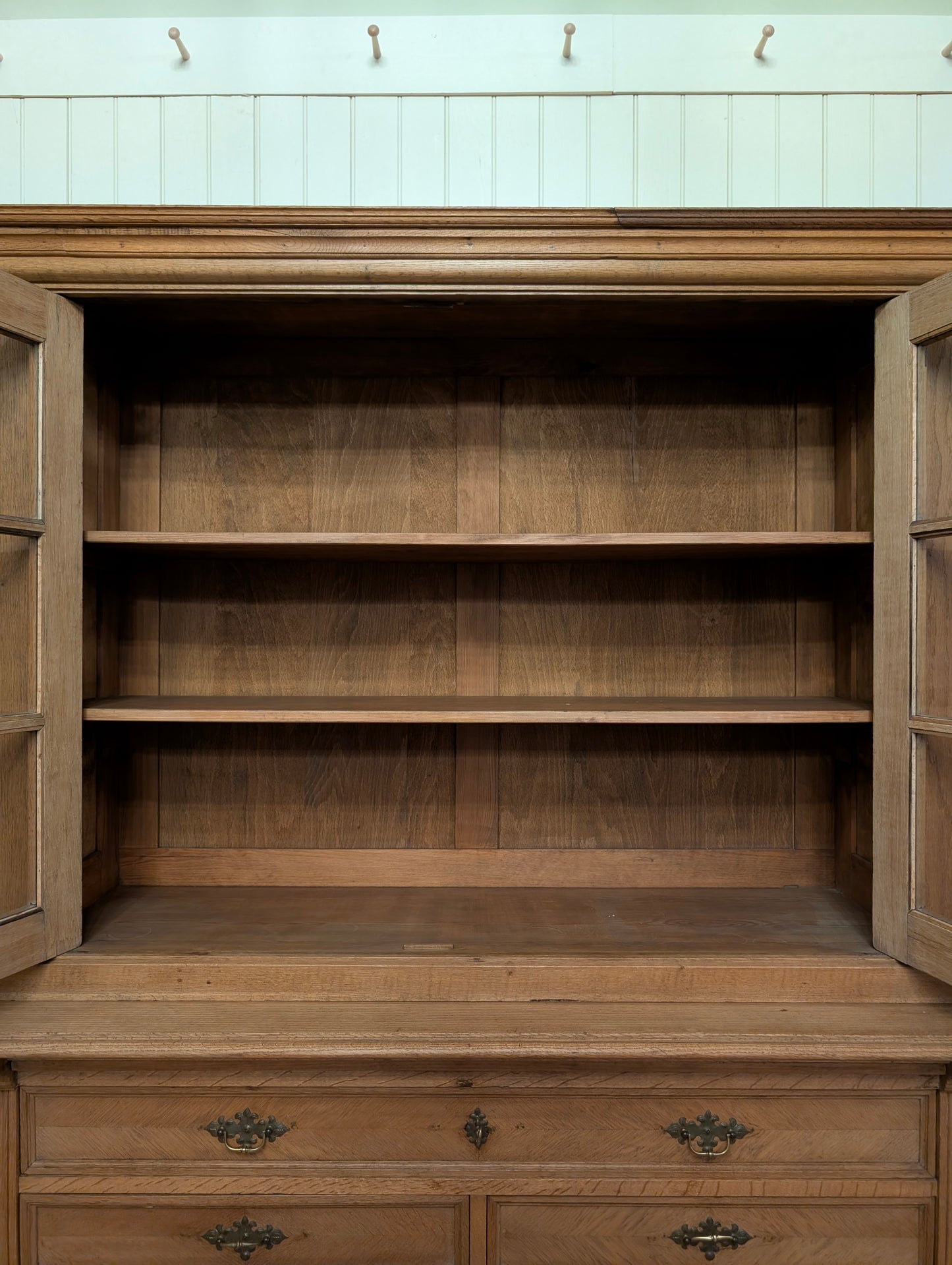Arts and Crafts Oak Hutch