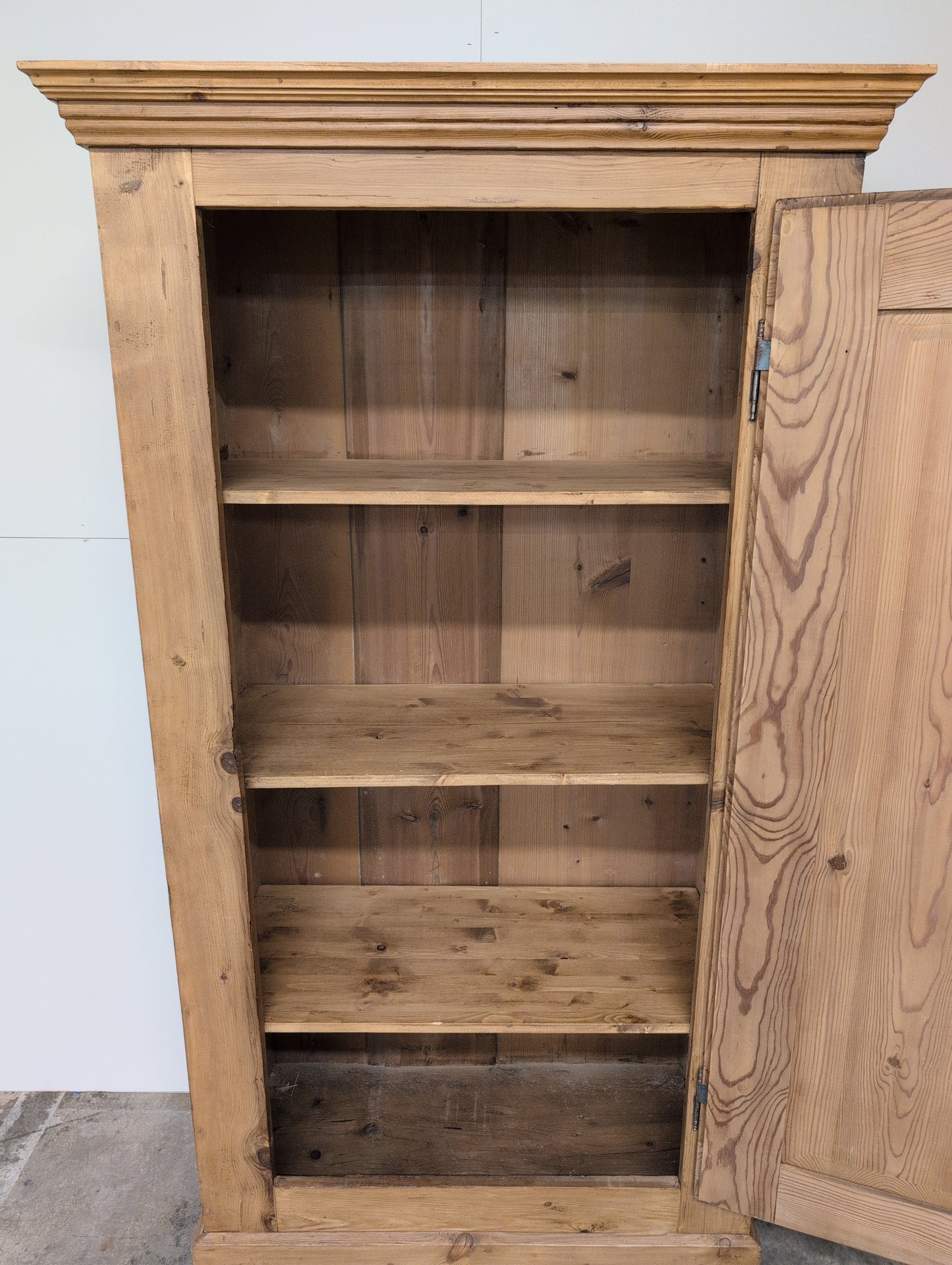 Single Door Wardrobe - Skeleton Key