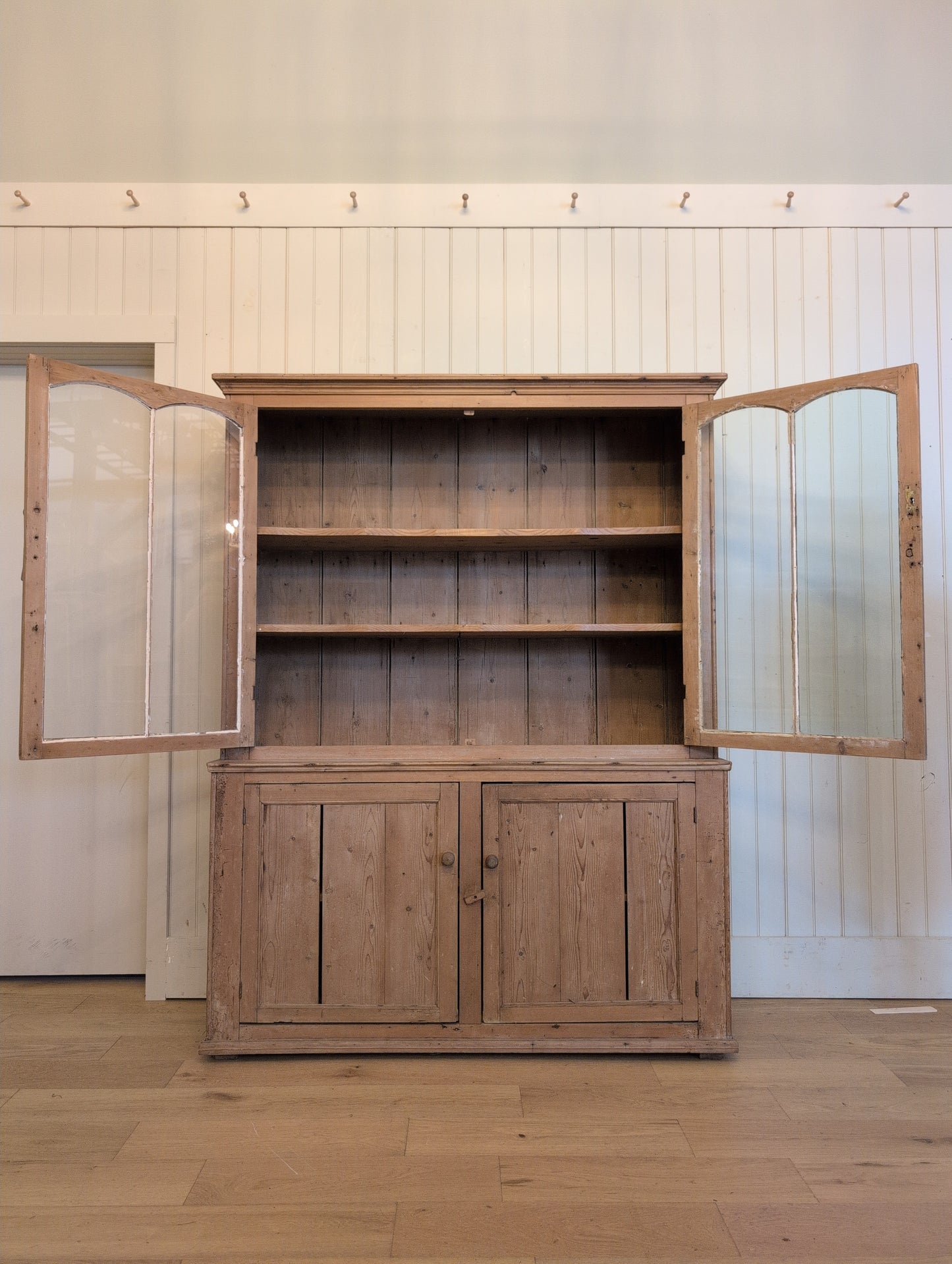 Glazed Double Arch Dresser