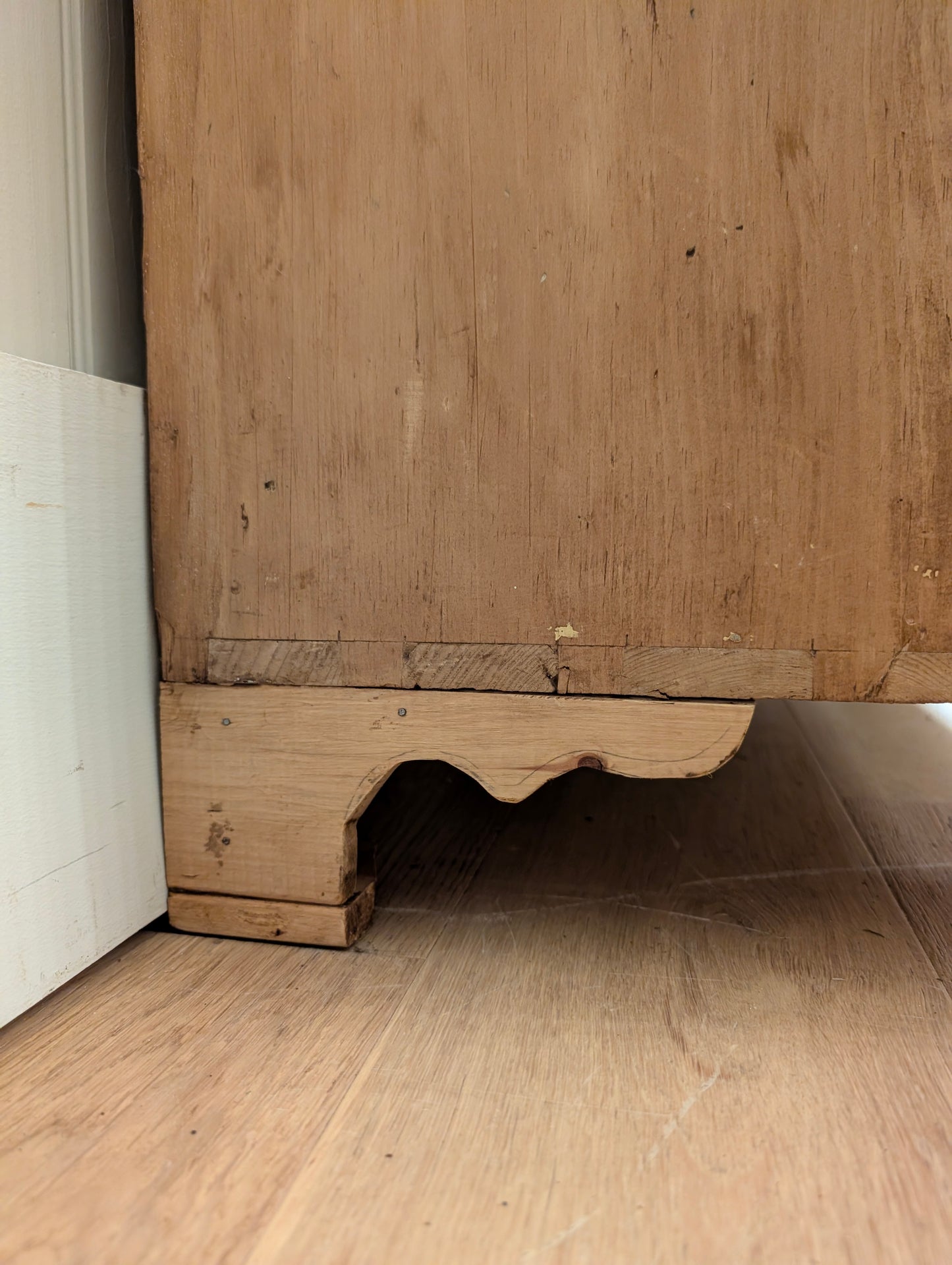 Stout Pine 2 Over 2 Chest