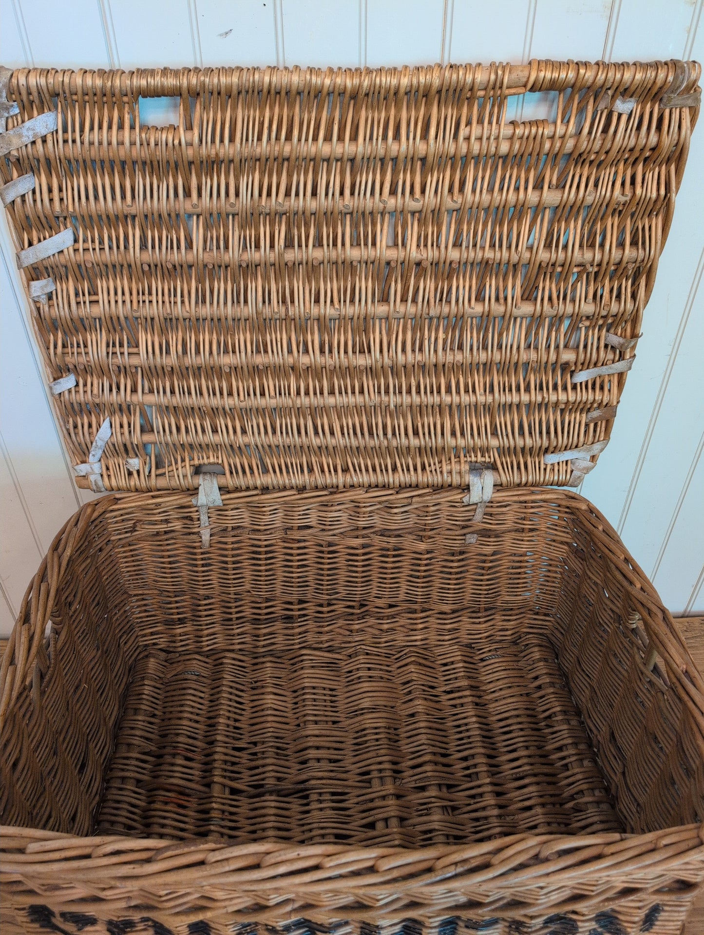 English Laundry Basket Southern