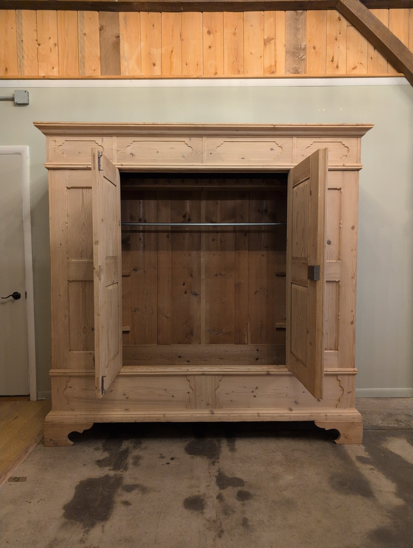Grand Stripped Pine German Wardrobe